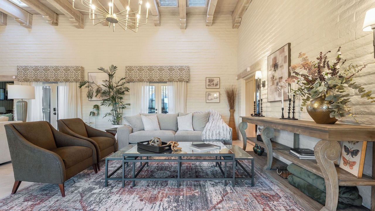 Photo of Livingroom in Carefree Fore