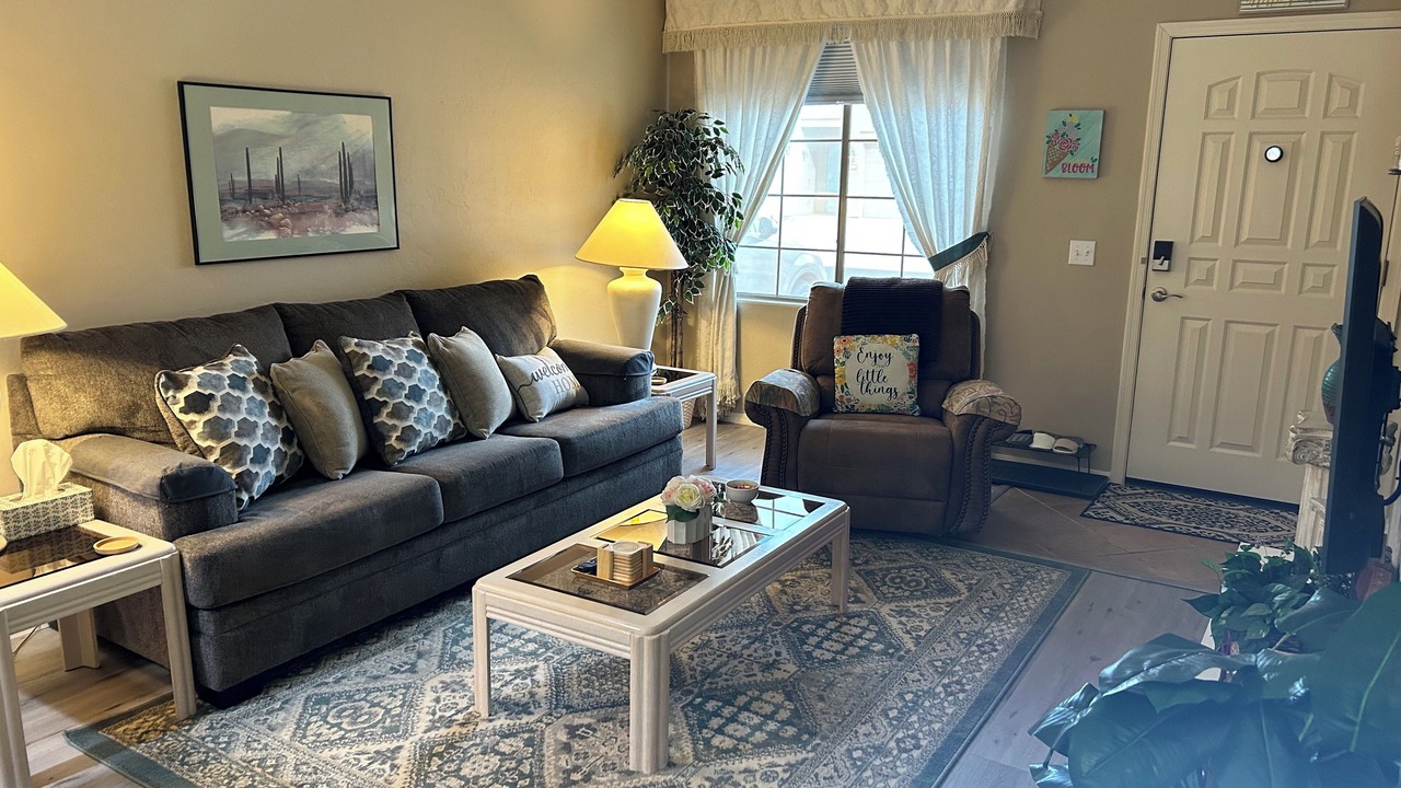 Photo of Livingroom in Green Valley