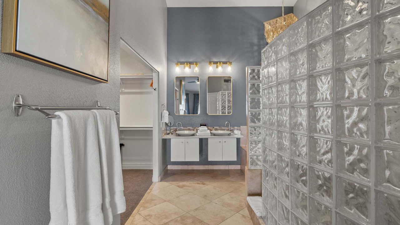 Photo of Bathroom in Paradise Park Vista