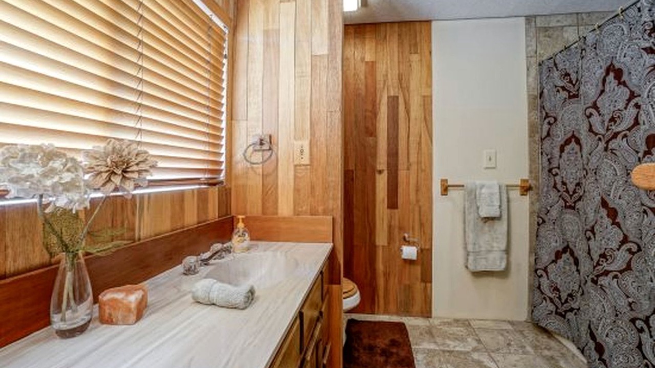 Photo of Bathroom in Parks