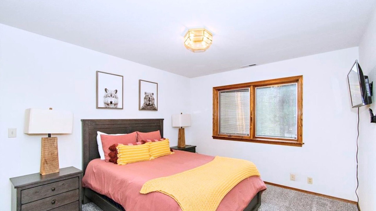 Photo of Bedroom in Summit Estates