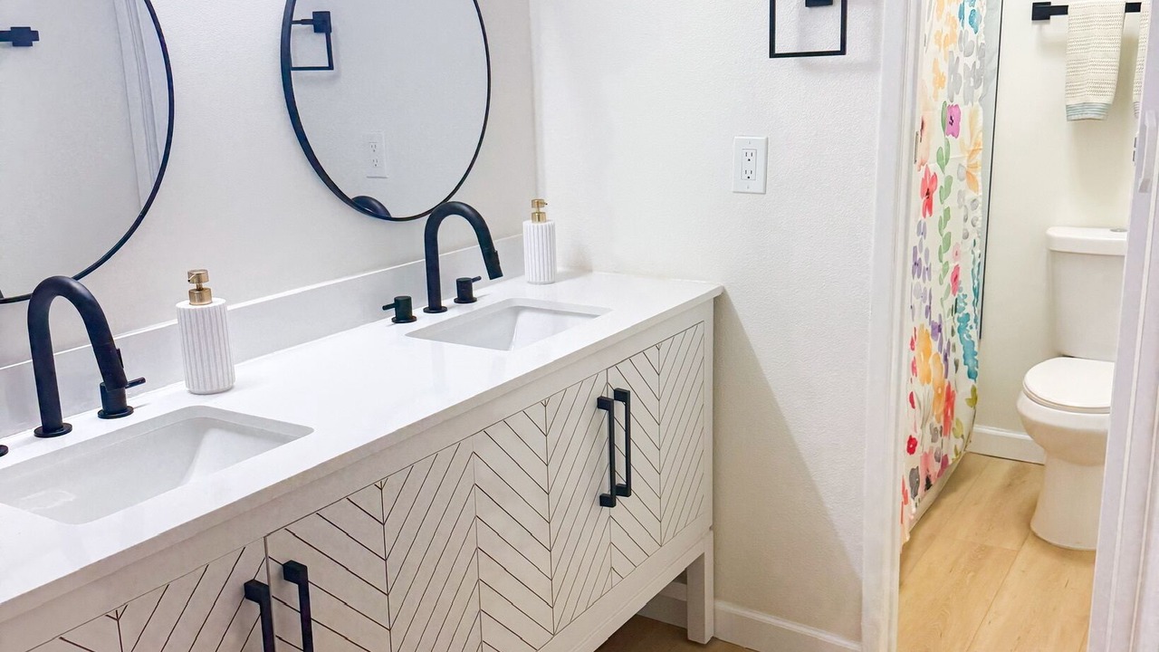 Photo of Bathroom in Village Grove