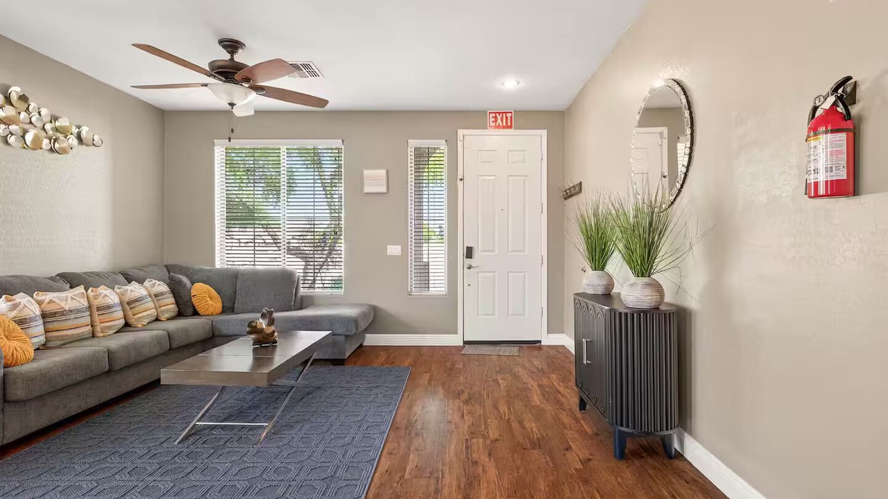 Photo of Livingroom in South Mountain