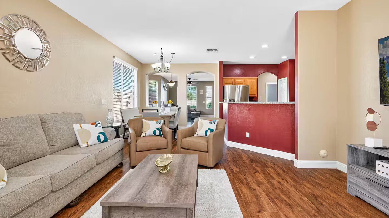 Photo of Livingroom in South Mountain