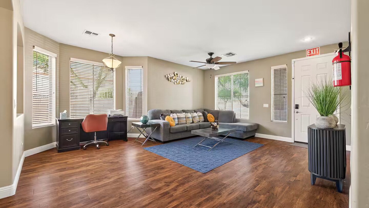 Photo of Livingroom in South Mountain