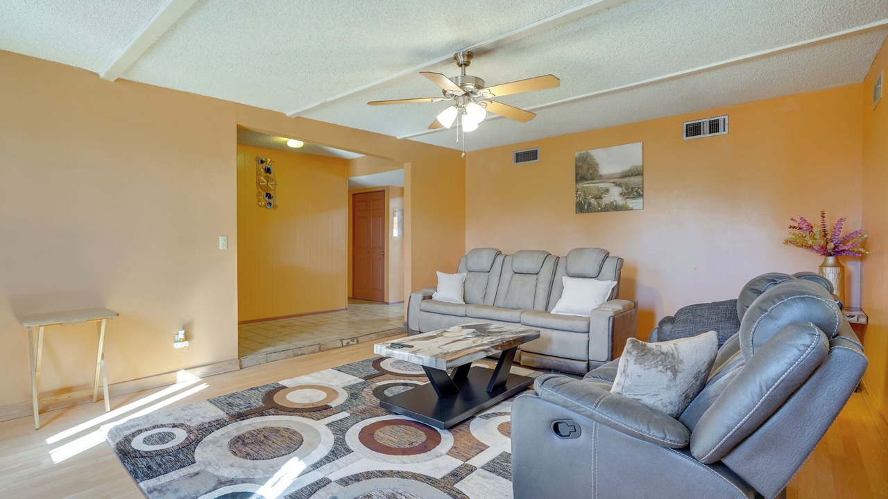 Photo of Bedroom in Groves Lincoln Park