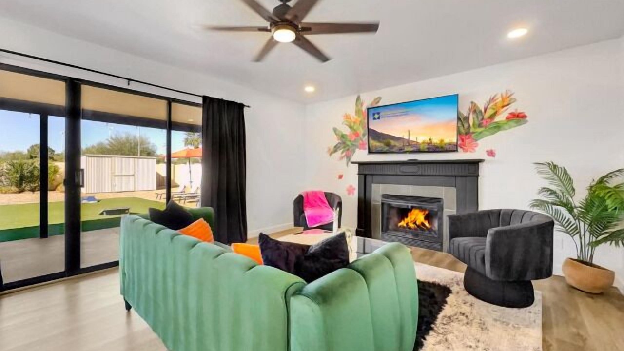 Photo of Livingroom in Paradise Valley Village