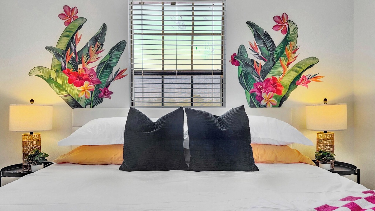 Photo of Bedroom in Paradise Valley Village