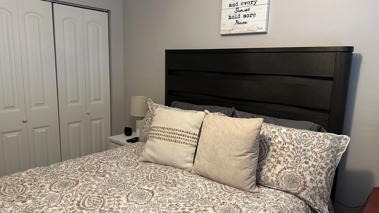 Photo of Bedroom in Golden Springs