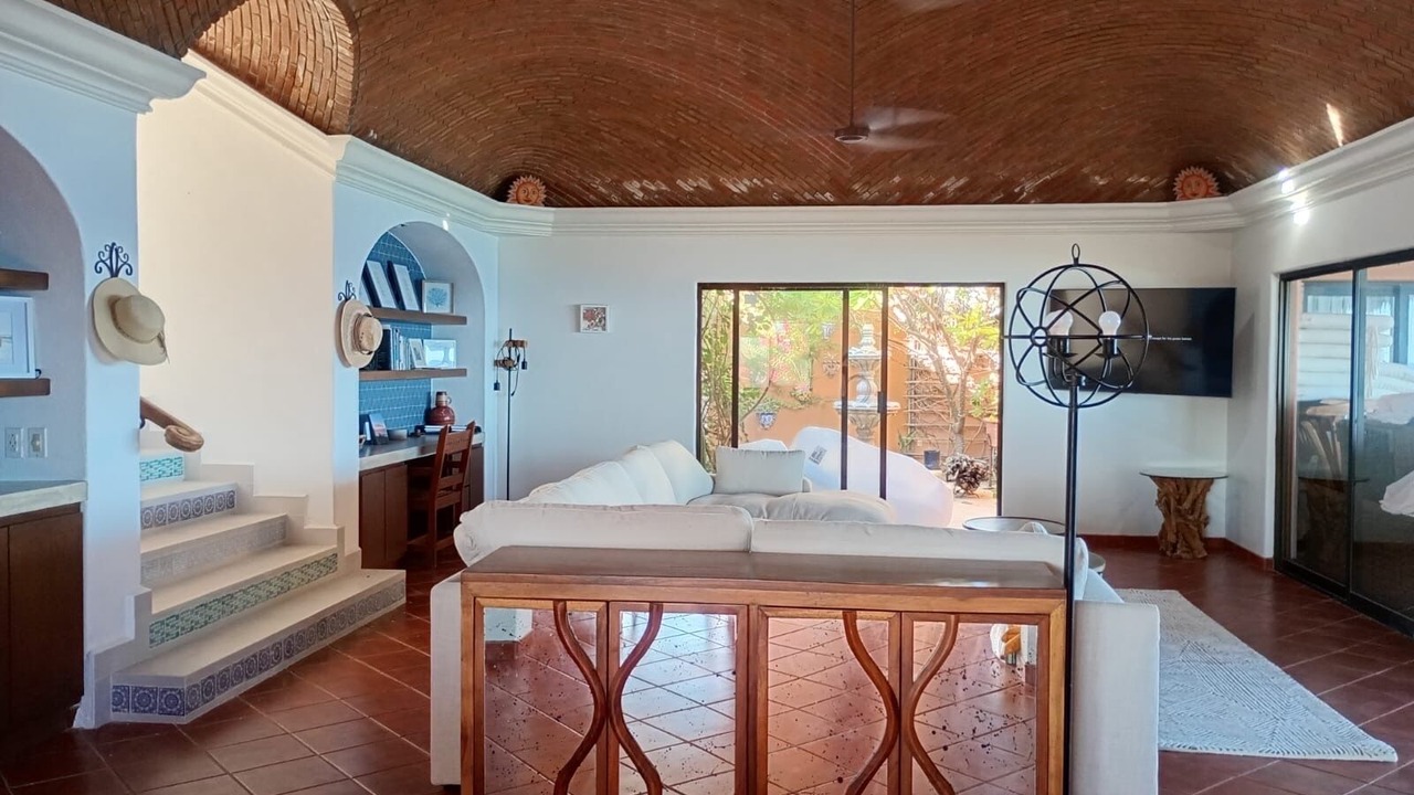 Photo of Livingroom in Vinorama