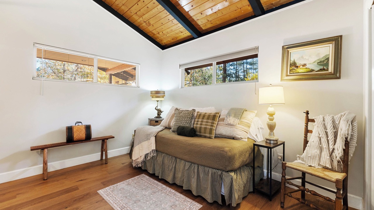Photo of Bedroom in Groom Creek