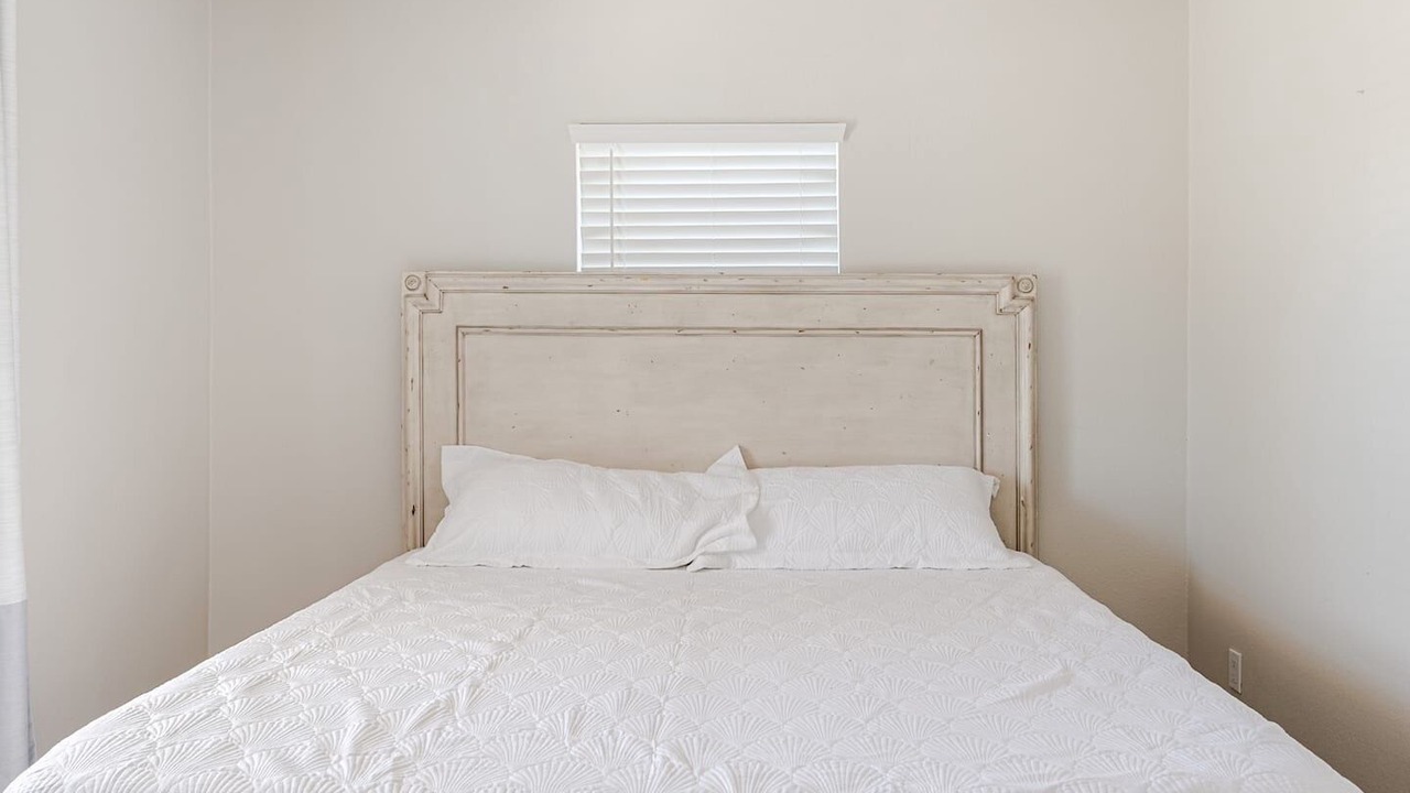 Photo of Bedroom in Garfield