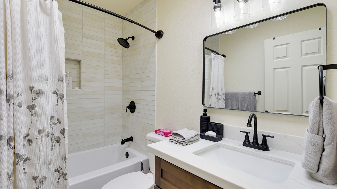 Photo of Bathroom in Metropolitan