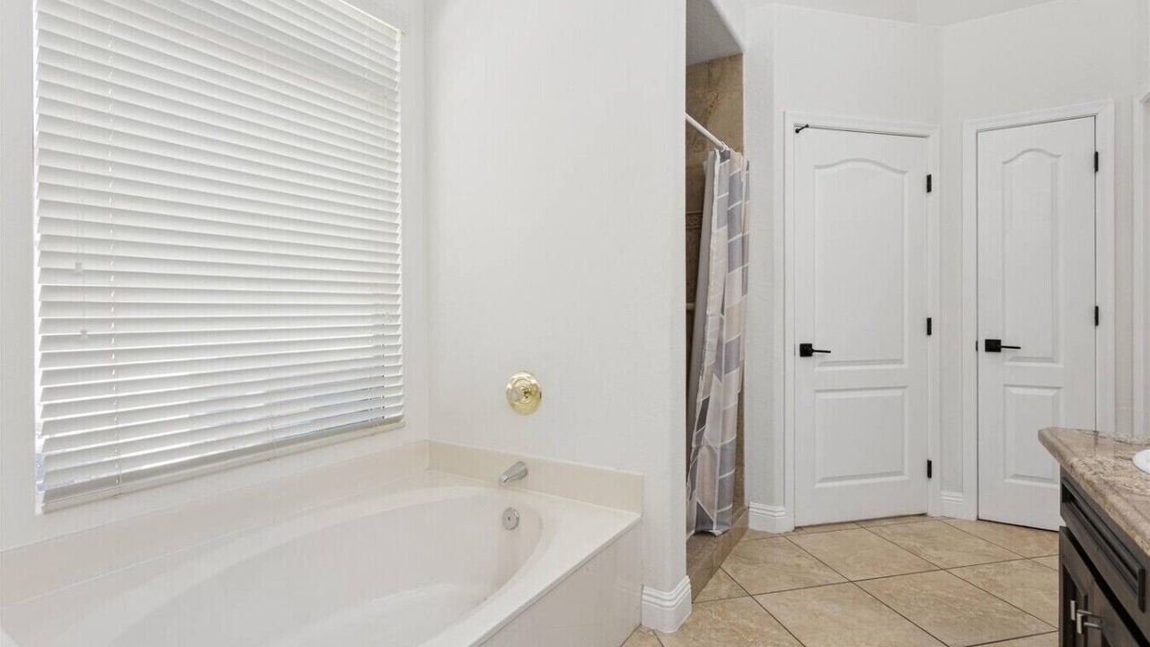 Photo of Bathroom in Arrowhead Lakes