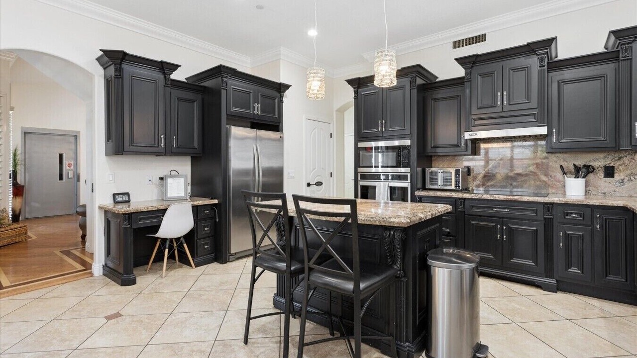 Photo of Kitchen in Arrowhead Lakes