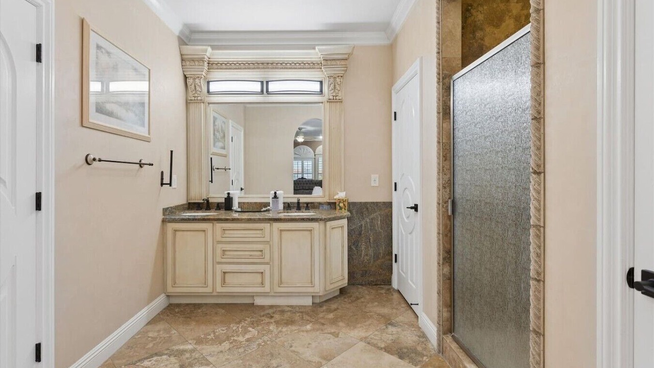 Photo of Bathroom in Arrowhead Lakes