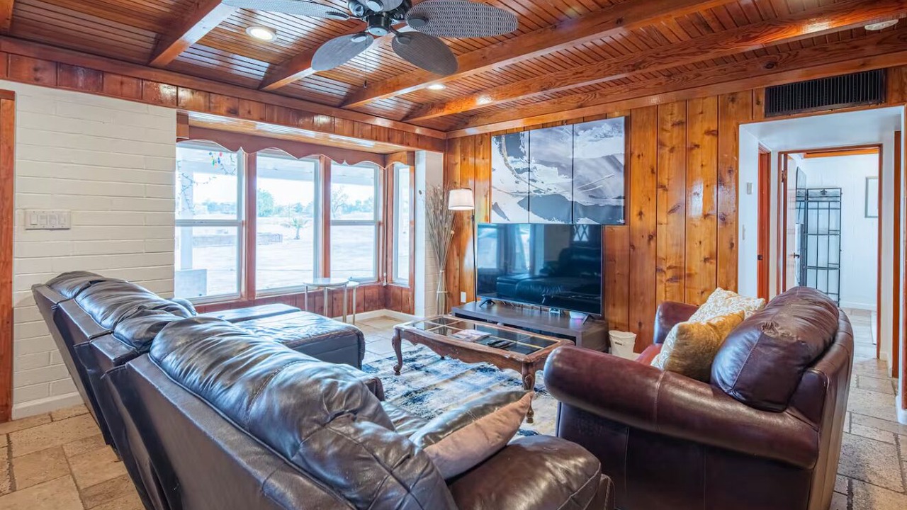 Photo of Livingroom in Coldwater Springs