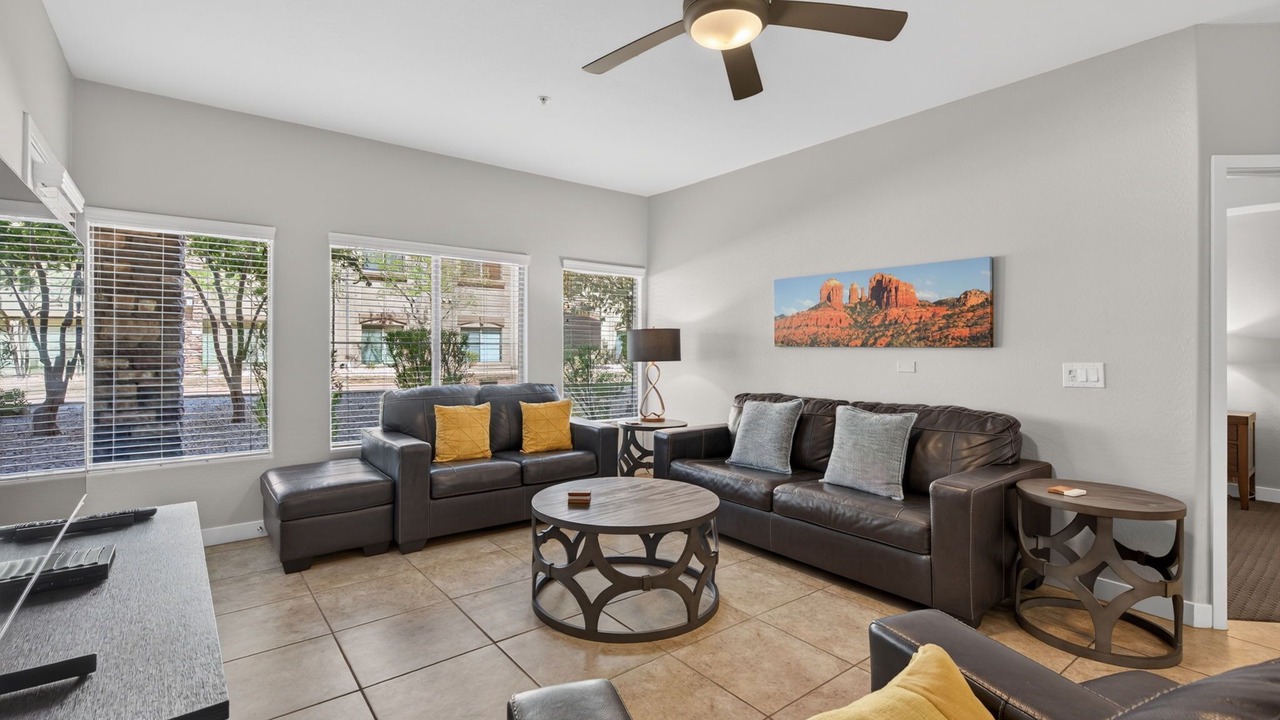 Photo of Livingroom in Desert Ridge