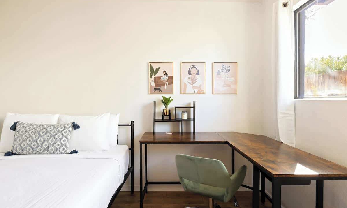 Photo of Bedroom in Blenman-Elm