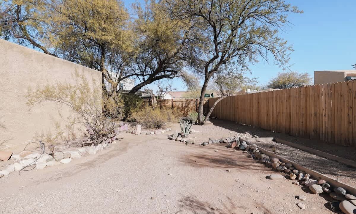 Photo of Outdoor in Blenman-Elm