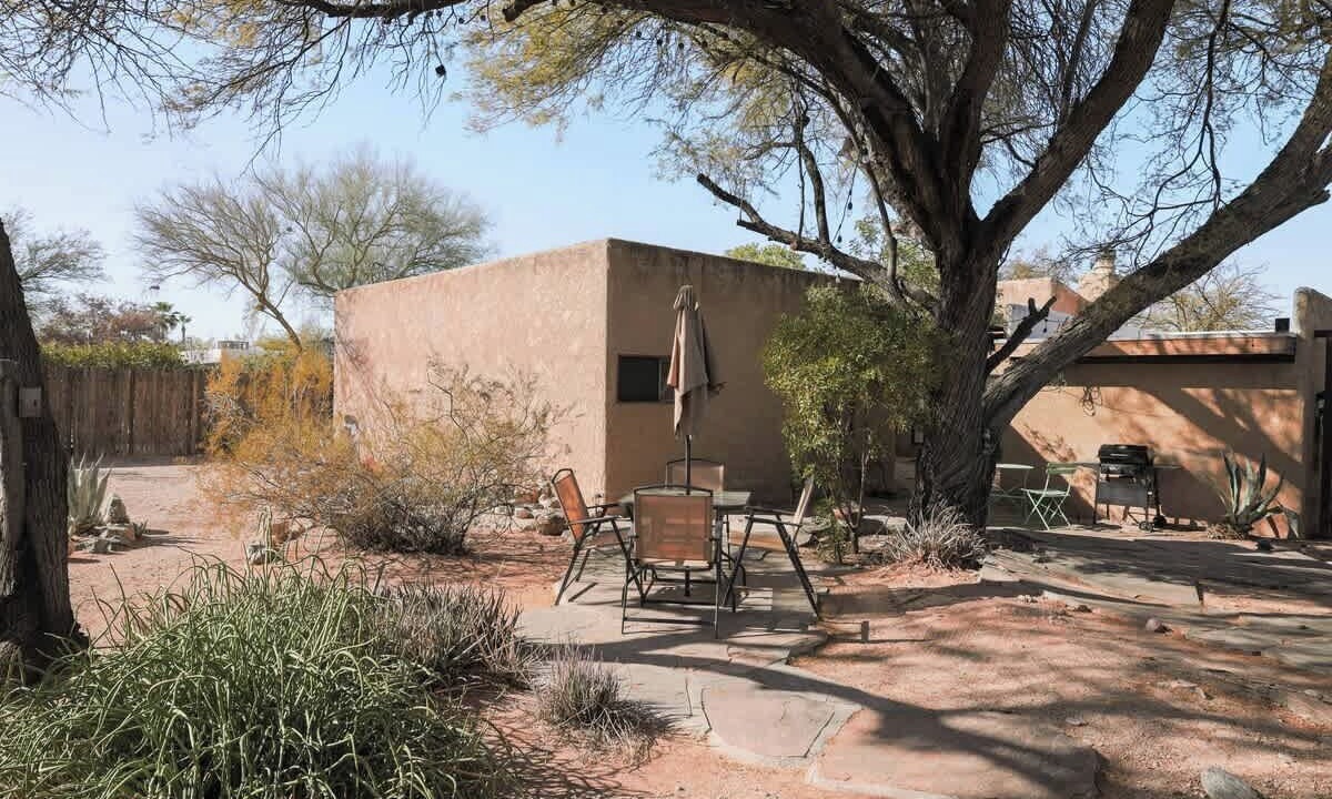 Photo of Outdoor in Blenman-Elm