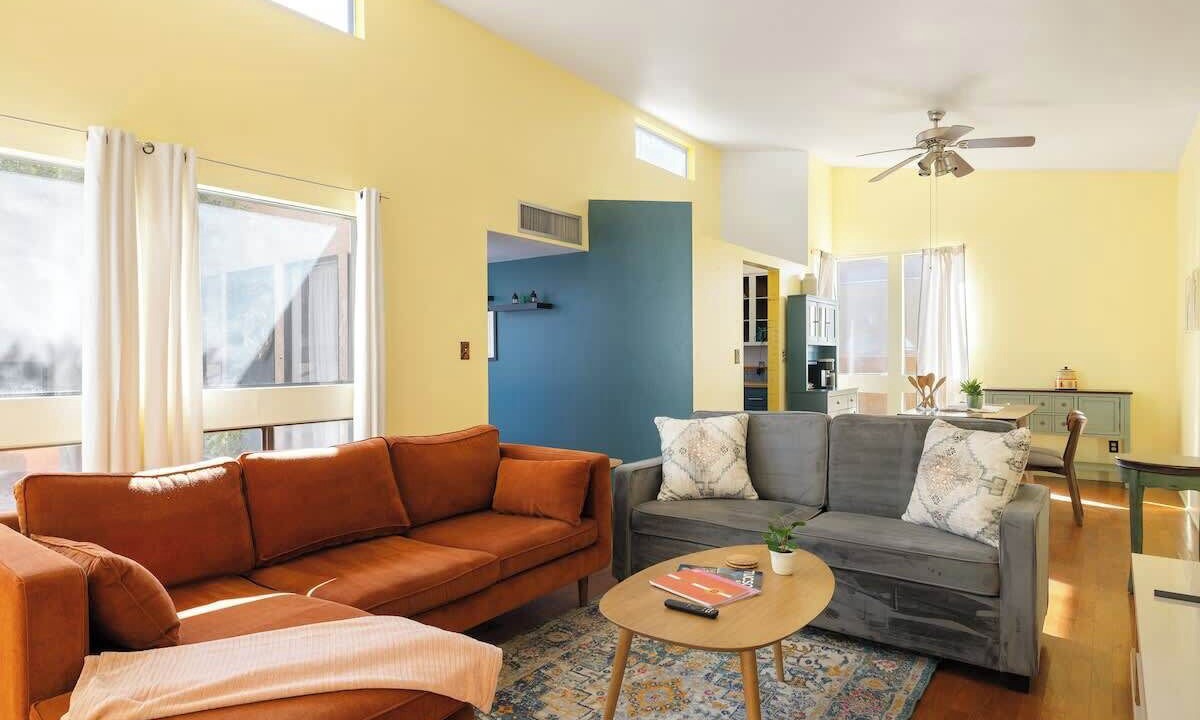 Photo of Livingroom in Blenman-Elm