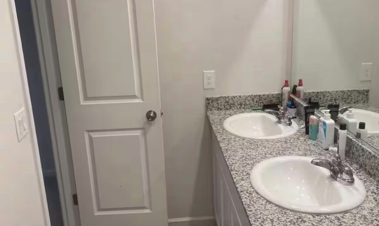 Photo of Bathroom in Arizona City