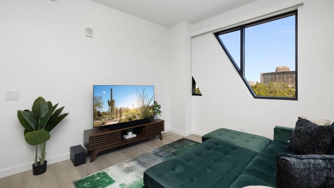 Photo of Livingroom in Evans Churchill