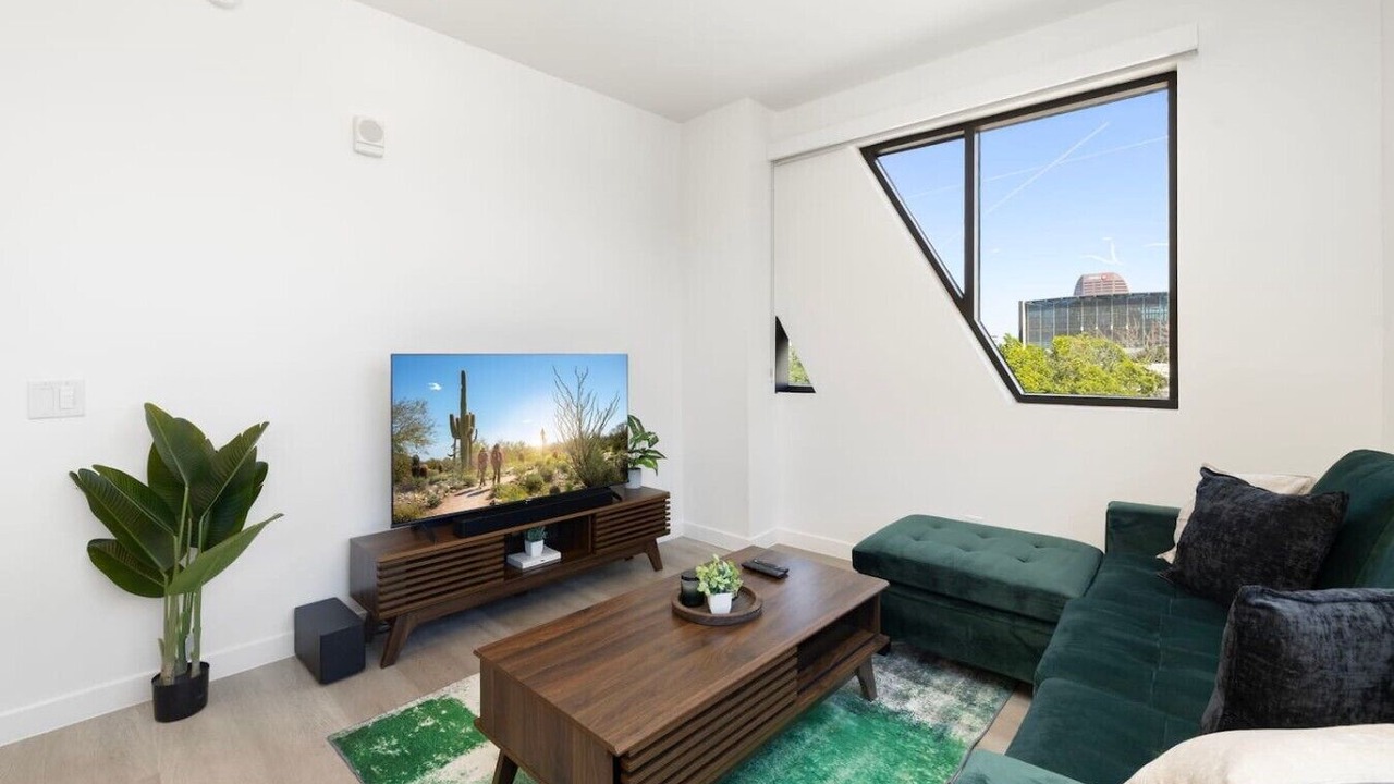 Photo of Livingroom in Evans Churchill