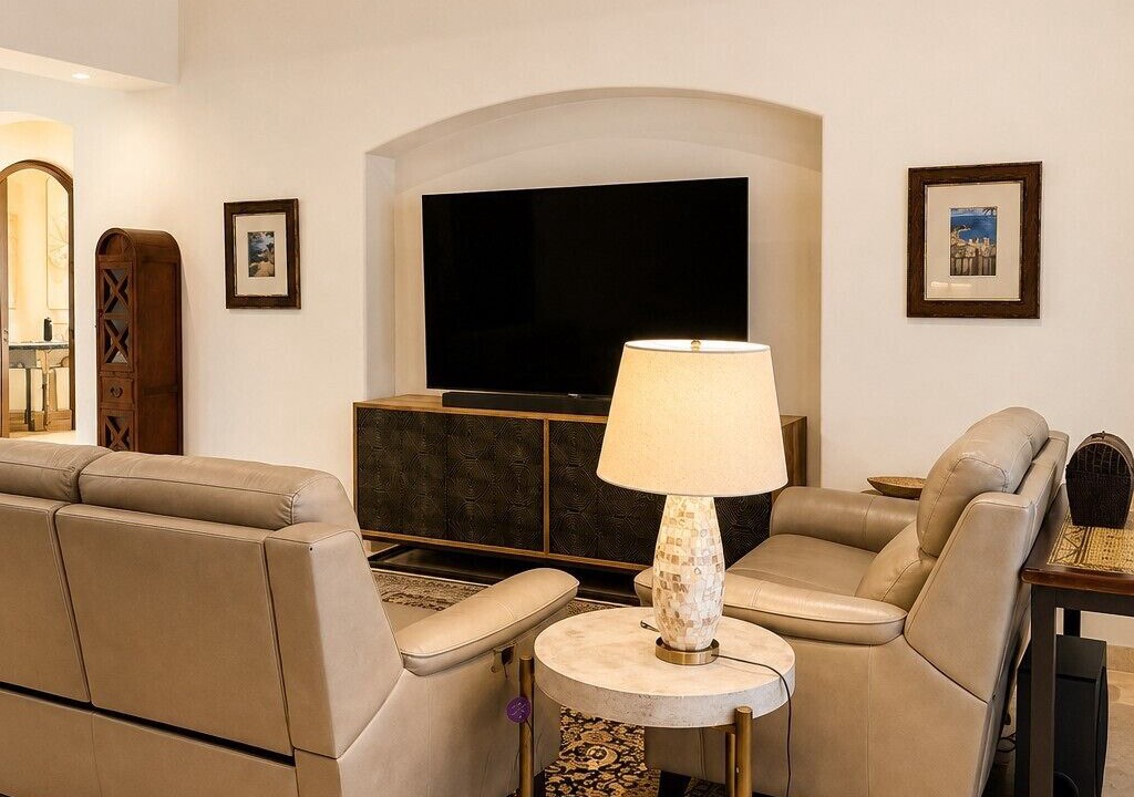 Photo of Livingroom in Buzzards