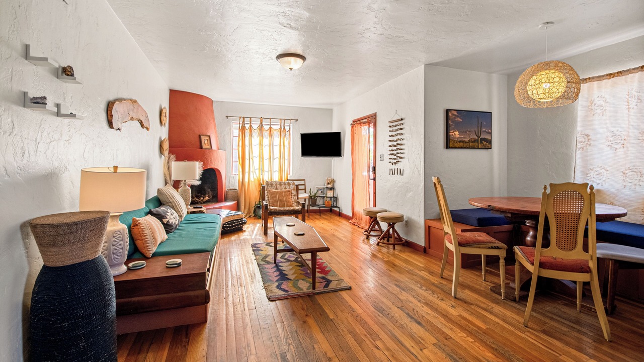 Photo of Livingroom in Blenman-Elm