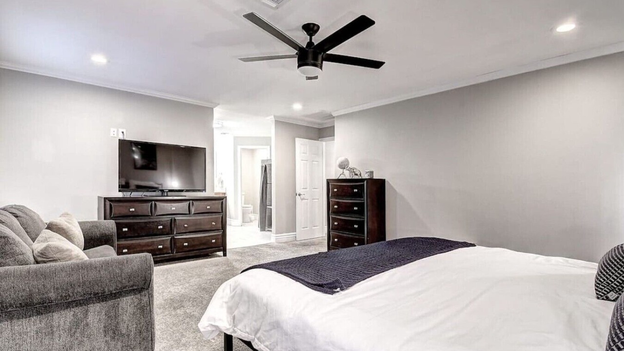 Photo of Bedroom in Paradise Valley Village