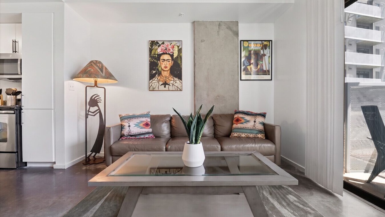 Photo of Livingroom in Evans Churchill
