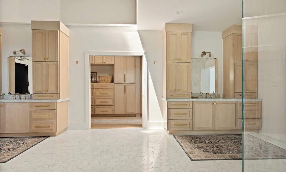 Photo of Bathroom in Blue Jay