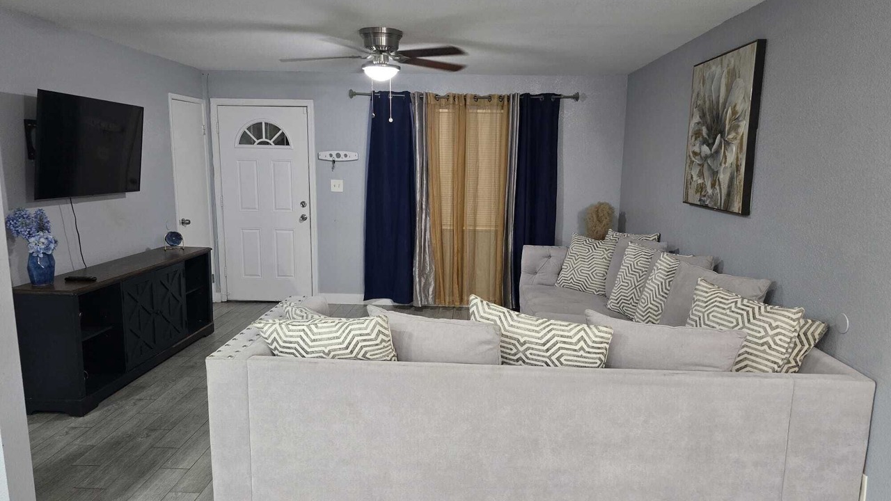Photo of Livingroom in Maryvale