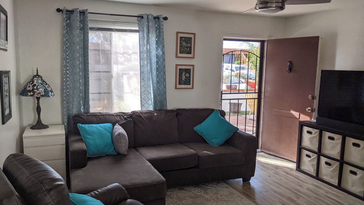 Photo of Livingroom in Green Valley