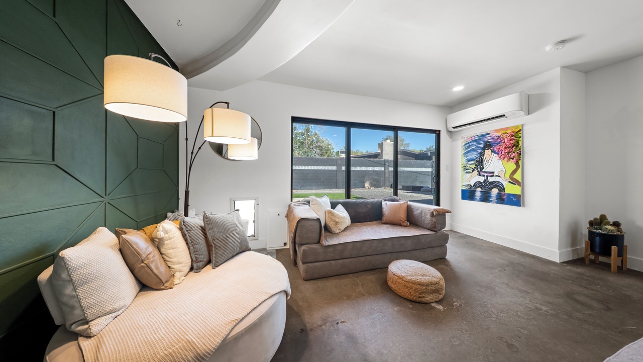 Photo of Livingroom in Encanto