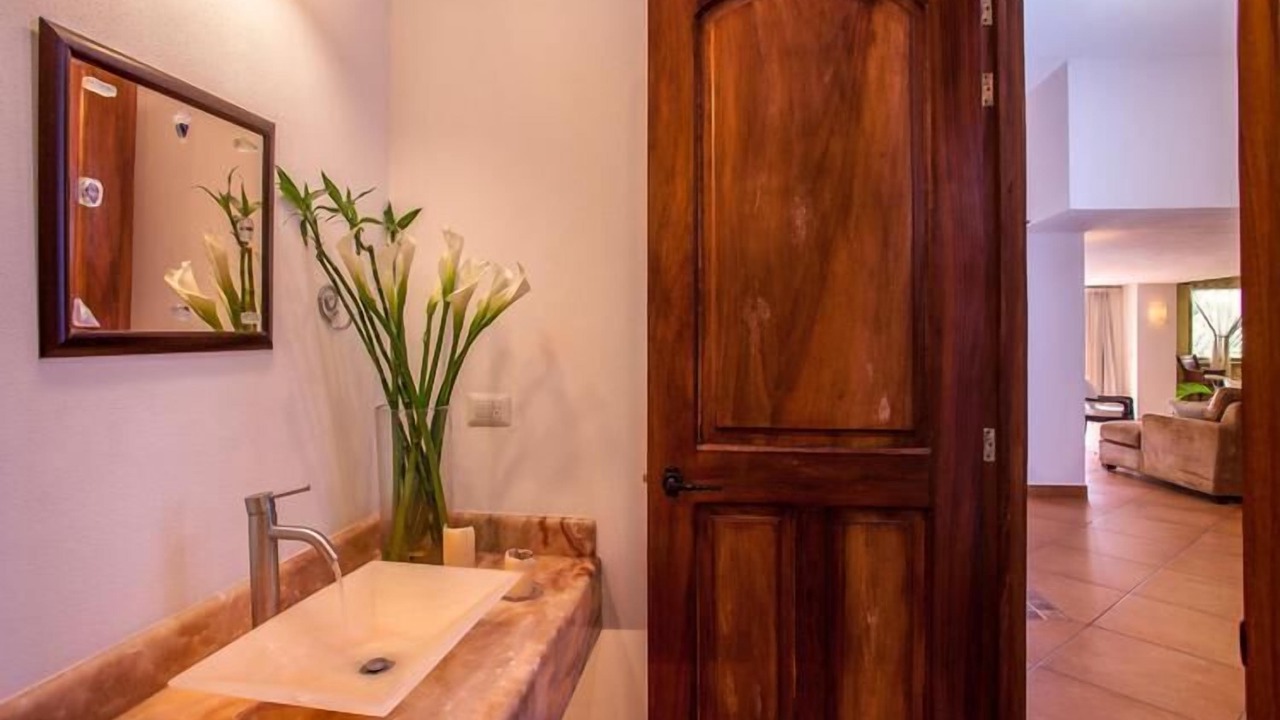Photo of Bathroom in Romantic Zone