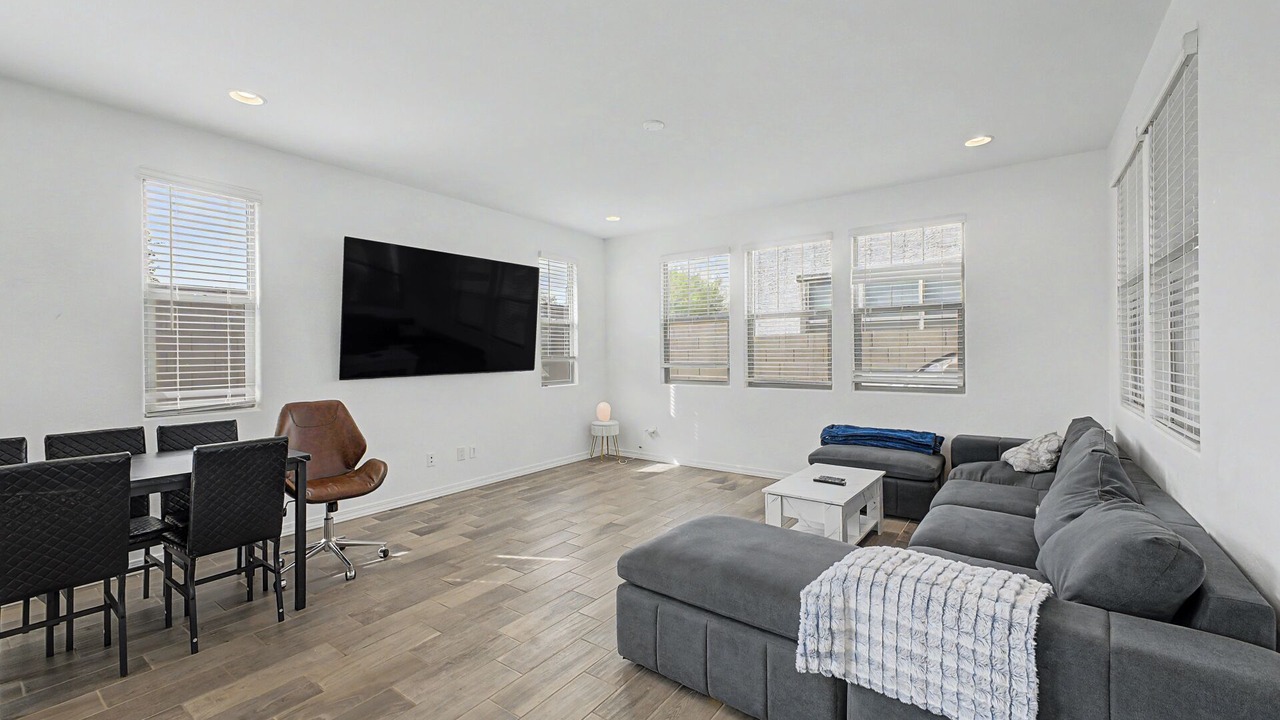 Photo of Livingroom in Estrella Village