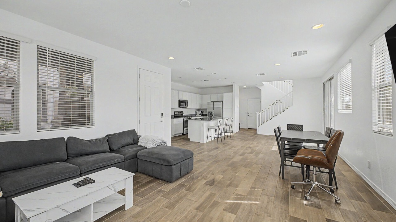 Photo of Livingroom in Estrella Village