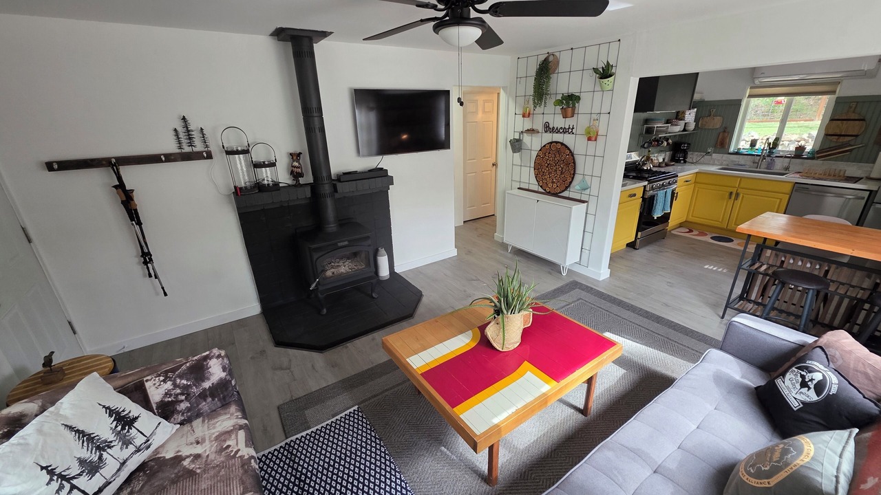 Photo of Livingroom in Oak Knoll Village