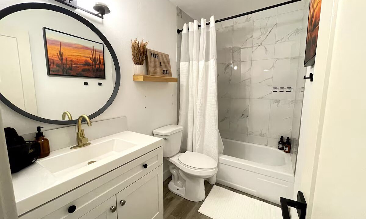 Photo of Bathroom in Fashion Square