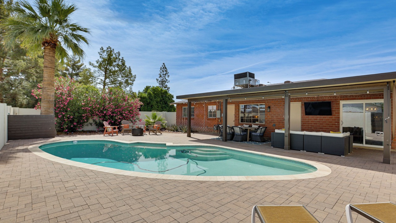 Photo of Outdoor in Scottsdale Estates Six