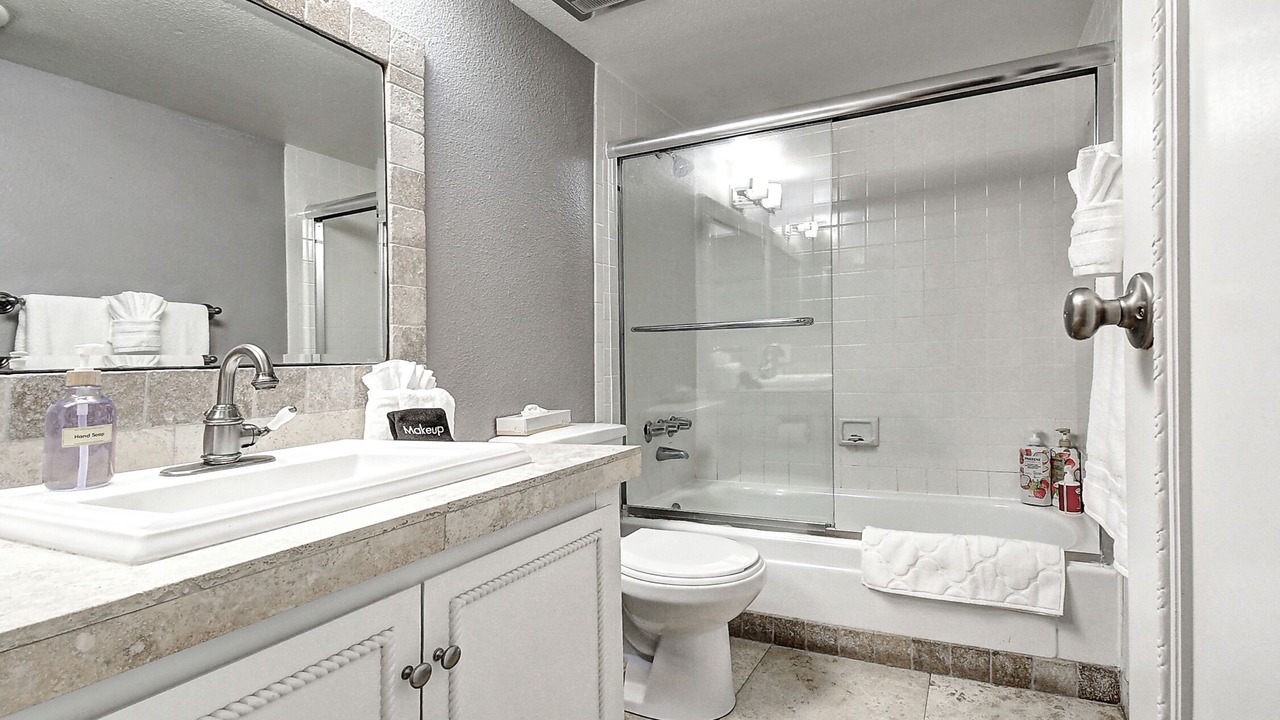 Photo of Bathroom in Entertainment District