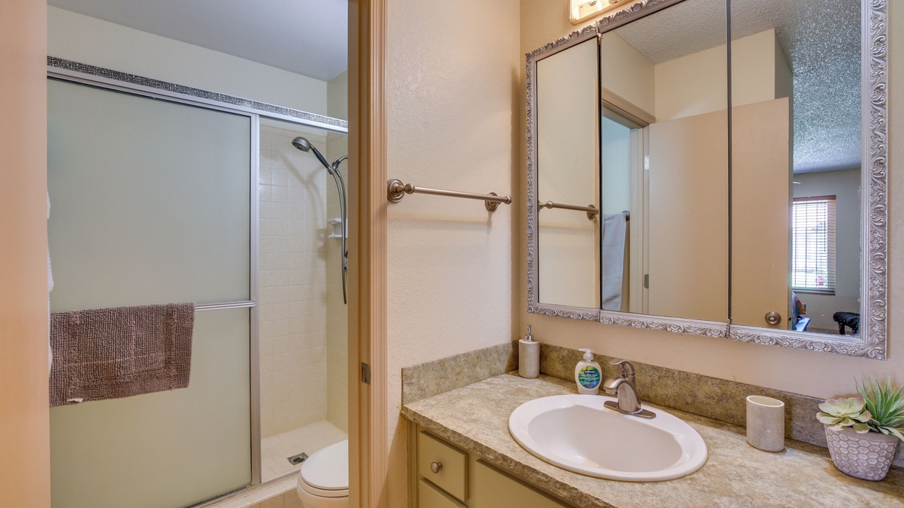Photo of Bathroom in Vista Del Valle