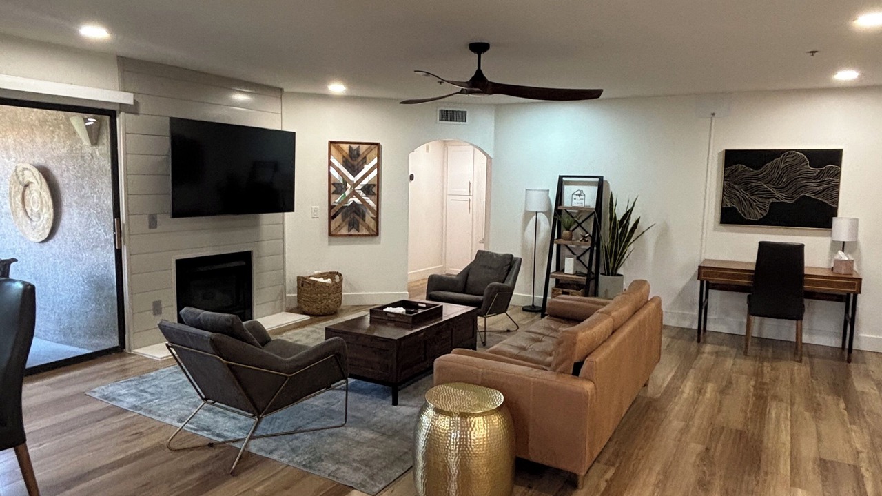 Photo of Livingroom in Camelback East