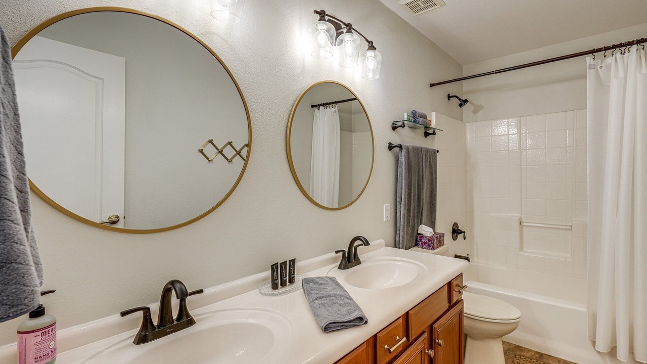 Photo of Bathroom in Arrowhead Lakes