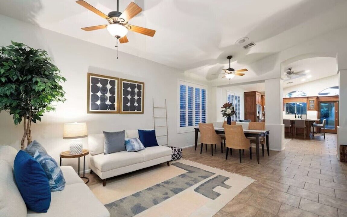 Photo of Livingroom in Arrowhead Lakes