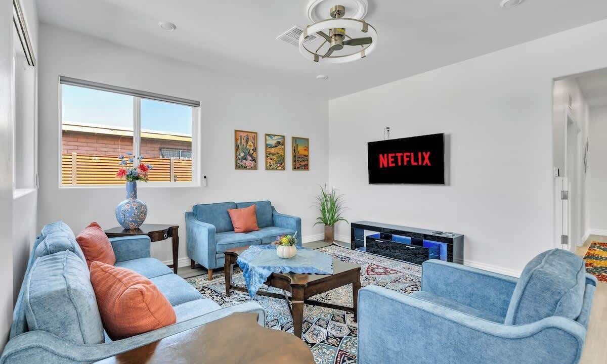 Photo of Livingroom in Barrio Hollywood