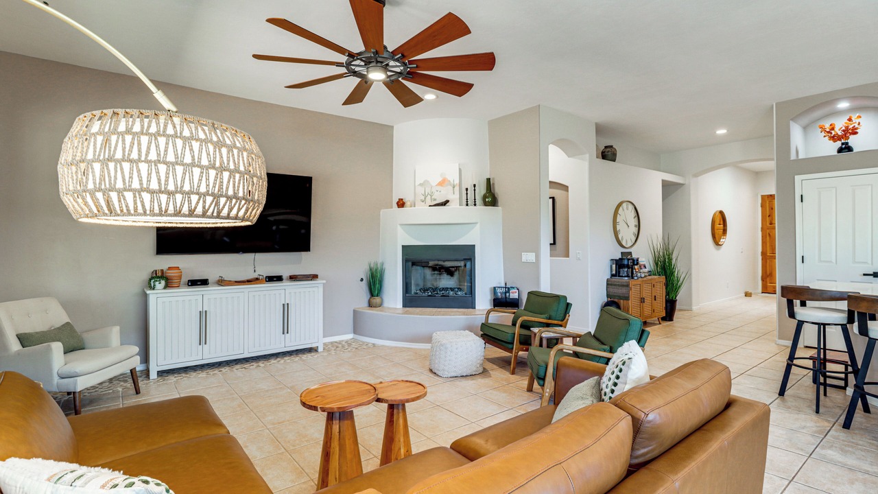 Photo of Livingroom in Continental Reserve